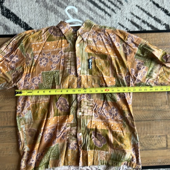 Varua Machi Hawaiian button Down Shirt - Size Large - Picture 8 of 10